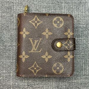 Louis Vuitton Monogram Compact Bi-Fold Zip Wallet